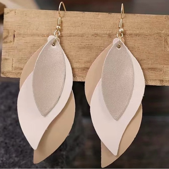 Unique 3-layer Leaf Design Retro Dangle Faux Leather Earrings - Picture 5 of 5